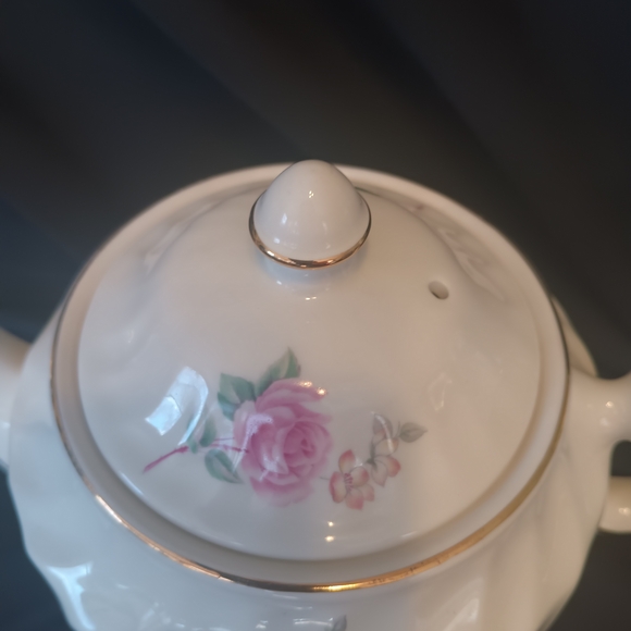 Windsor Floral Teapot with Pink Roses - Picture 3 of 7